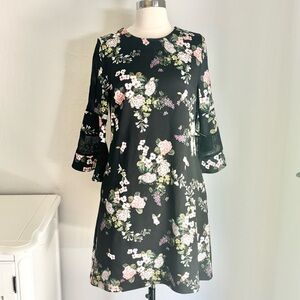 New York & Co Black Floral Stretch Bell Sleeve Shift Dress, NWT Small Romantic